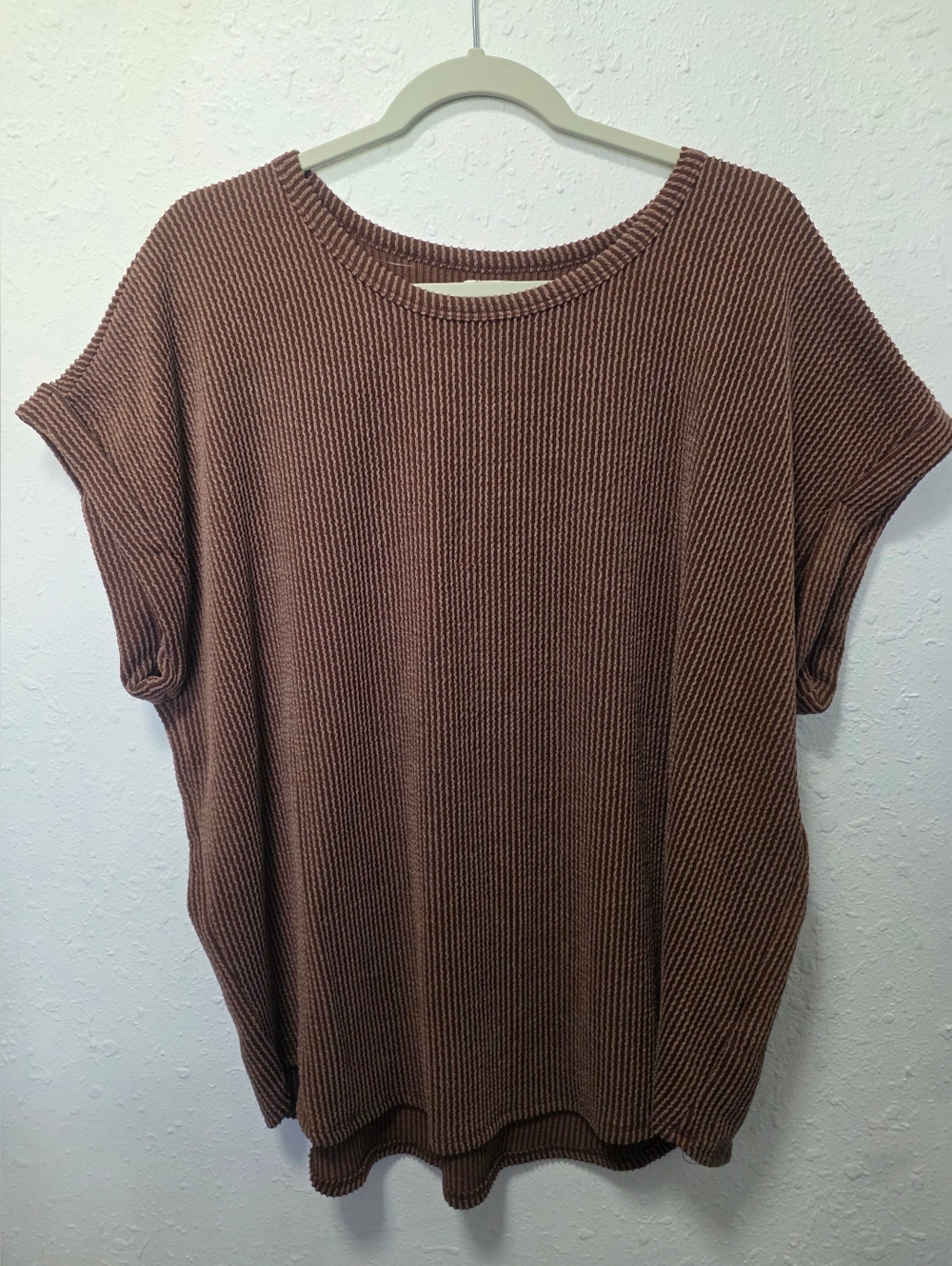 Women's Textured Short Sleeve Top - Brown